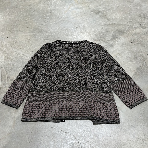 Chicos brand‎ black w/tan n gold detailing sweater / cardigan /Size 0 / Q-66 - Picture 6 of 6